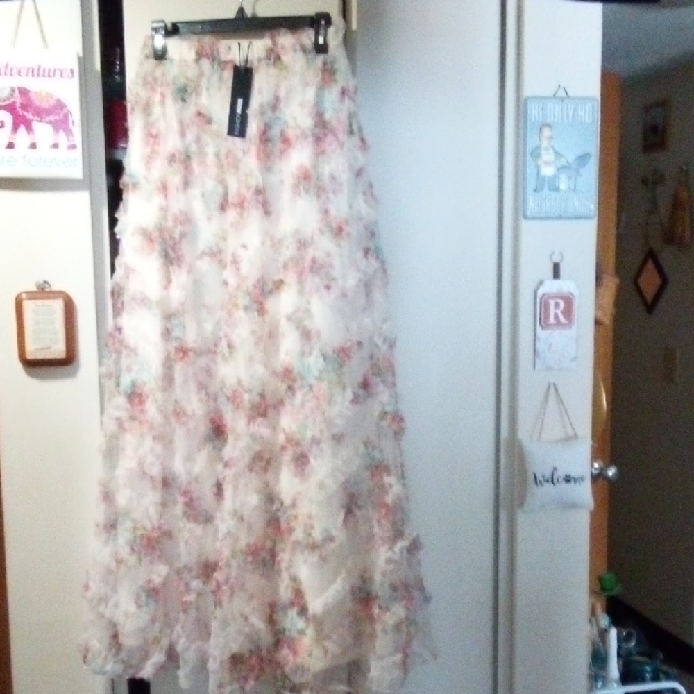 Fashion Nova Floral Maxi Skirt - Pink and White